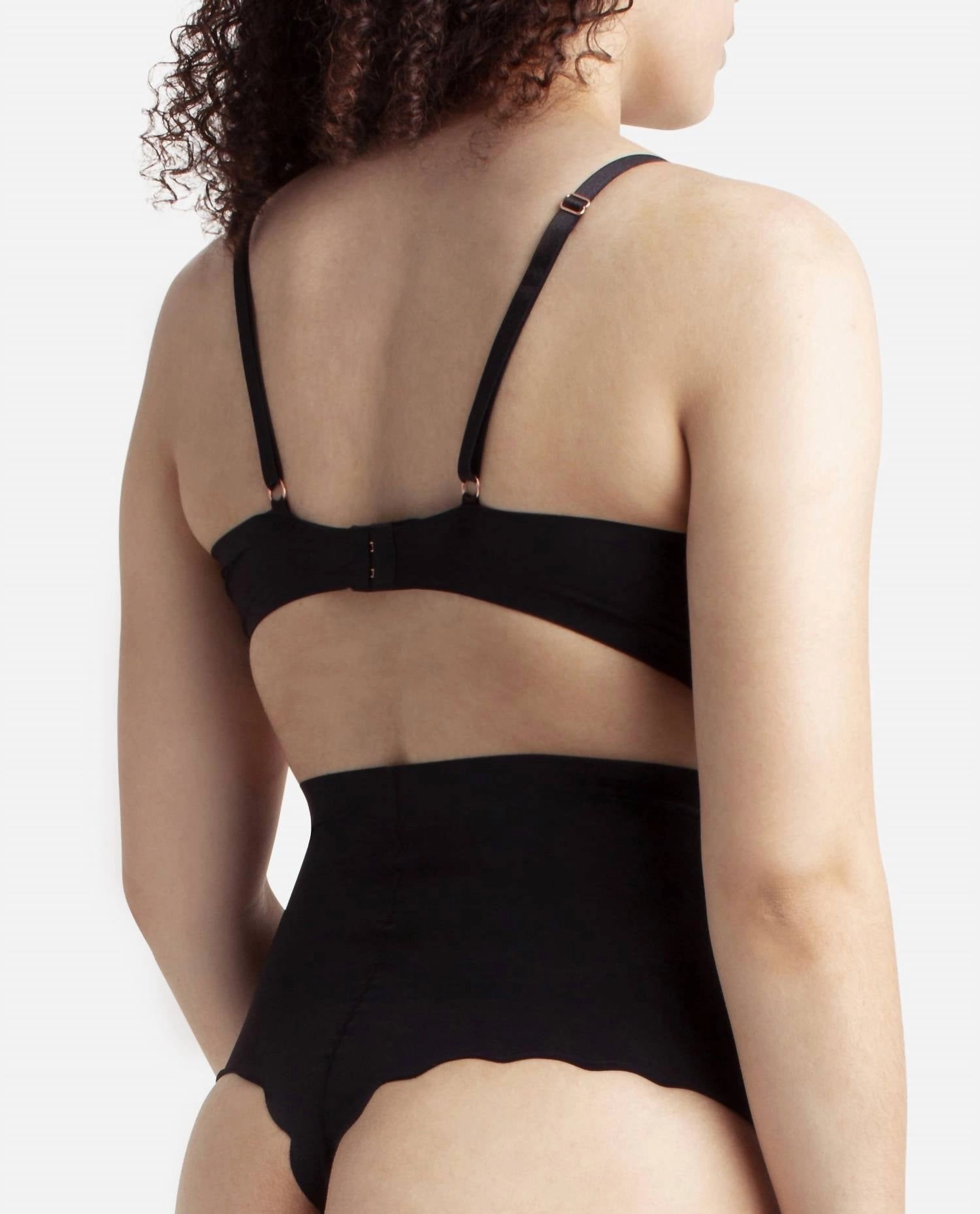 2-Pack Laser Thong Shaping Underwear With Scallop Edge In Black And Mink Berry