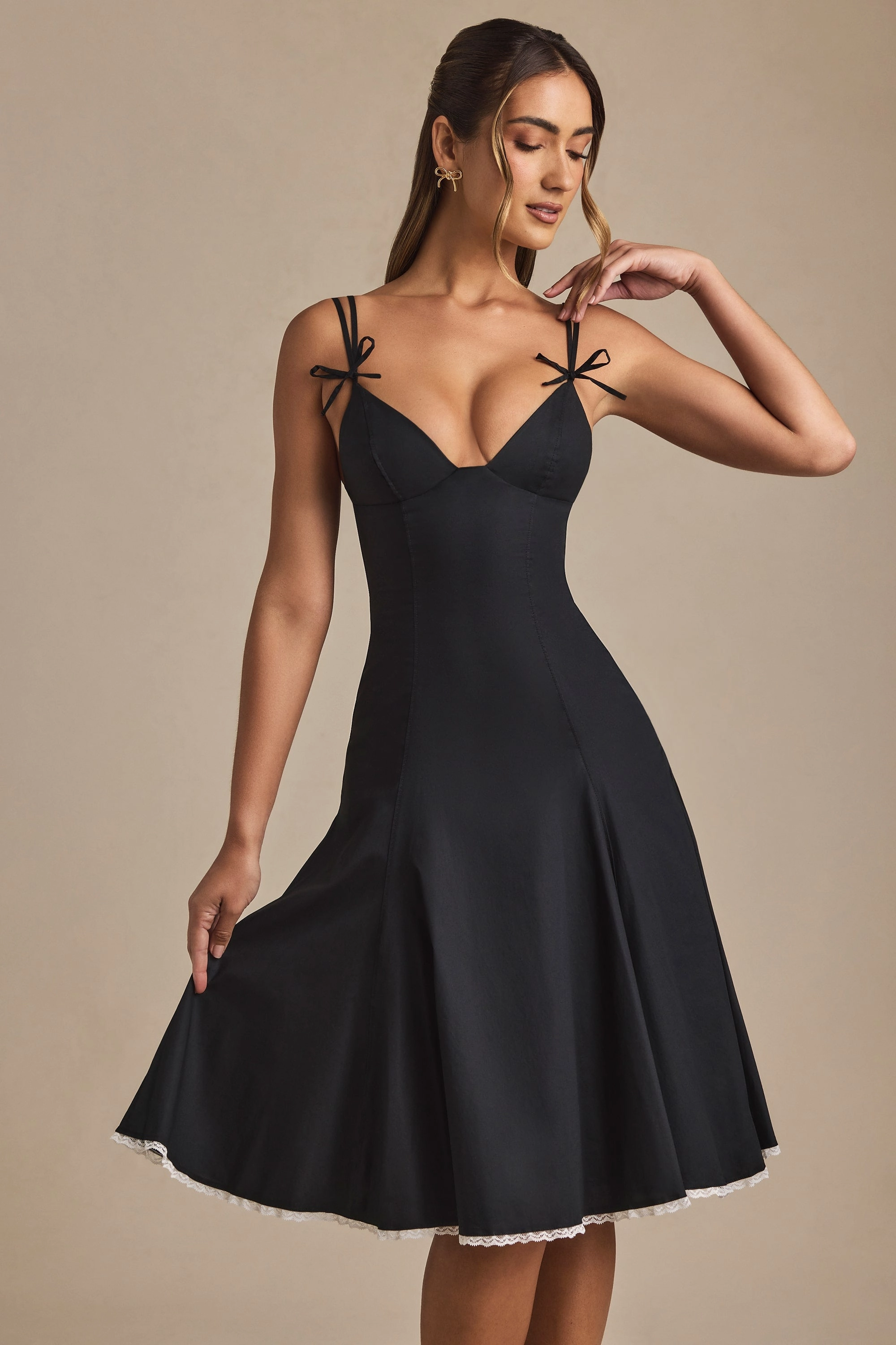 Bow-Detail Lace-Trim A-Line Midi Dress in Black