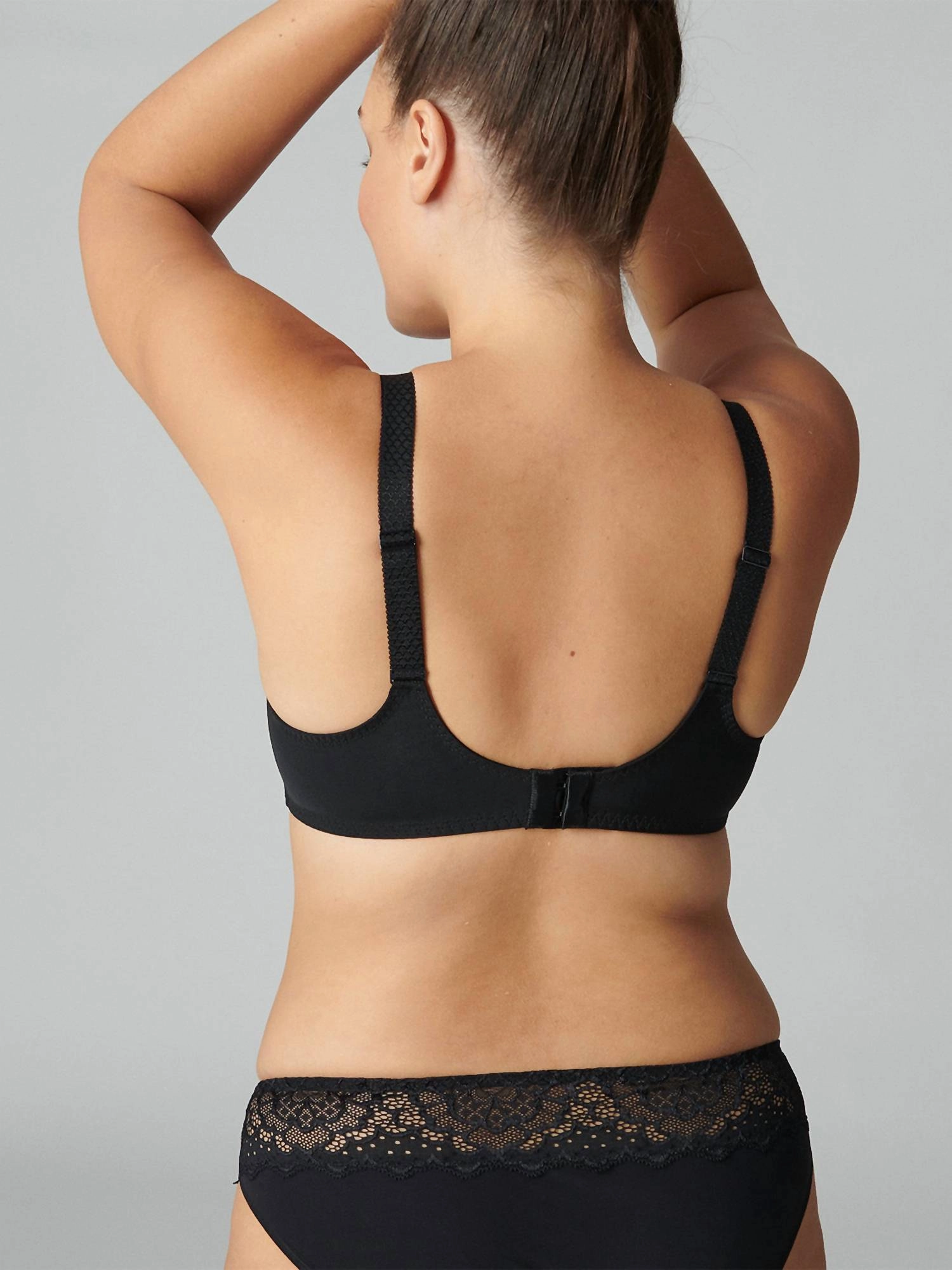 Caresse Full Cup Bra In Black