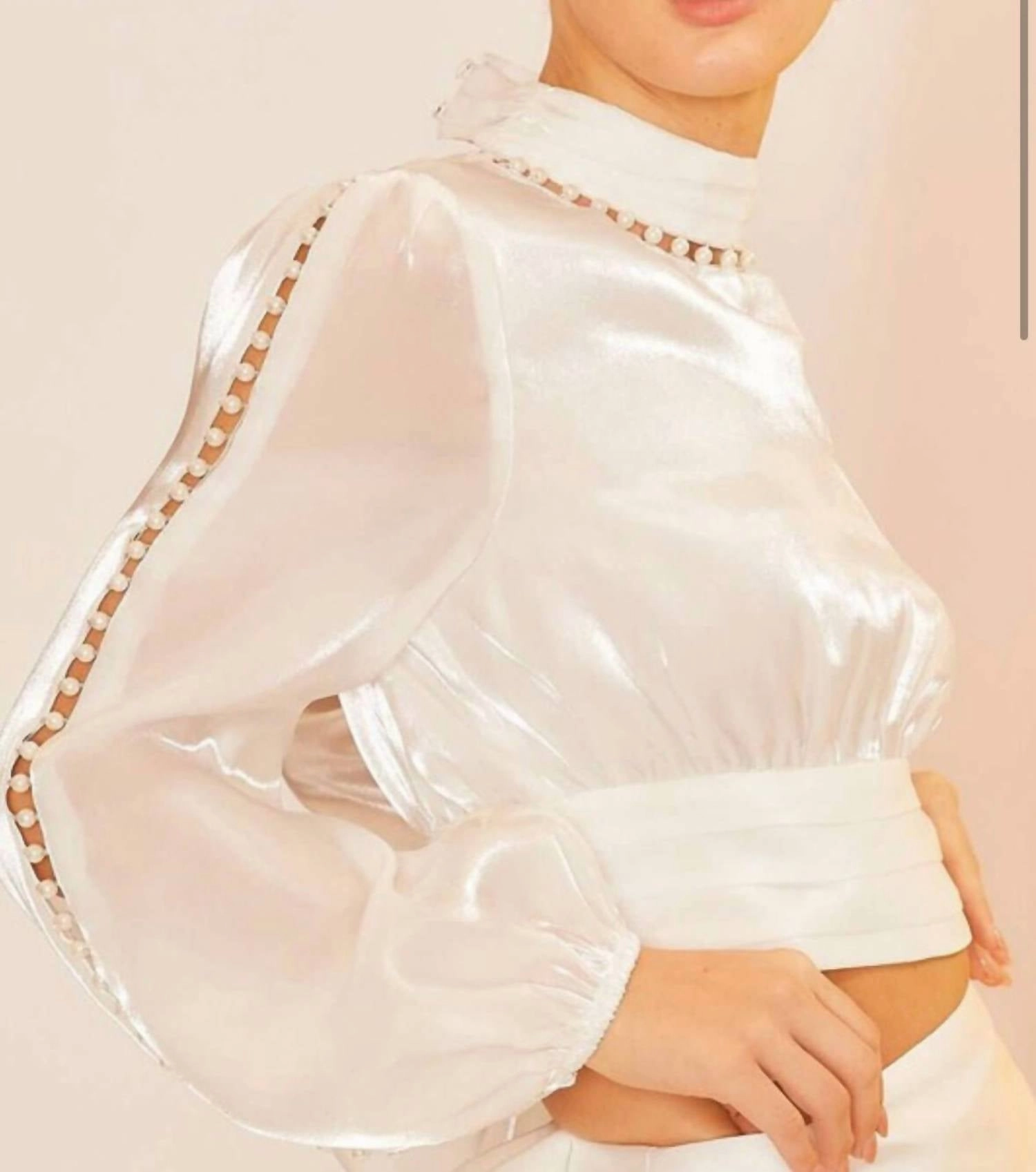 Elise Backless Cropped Sleeve Blouse In White