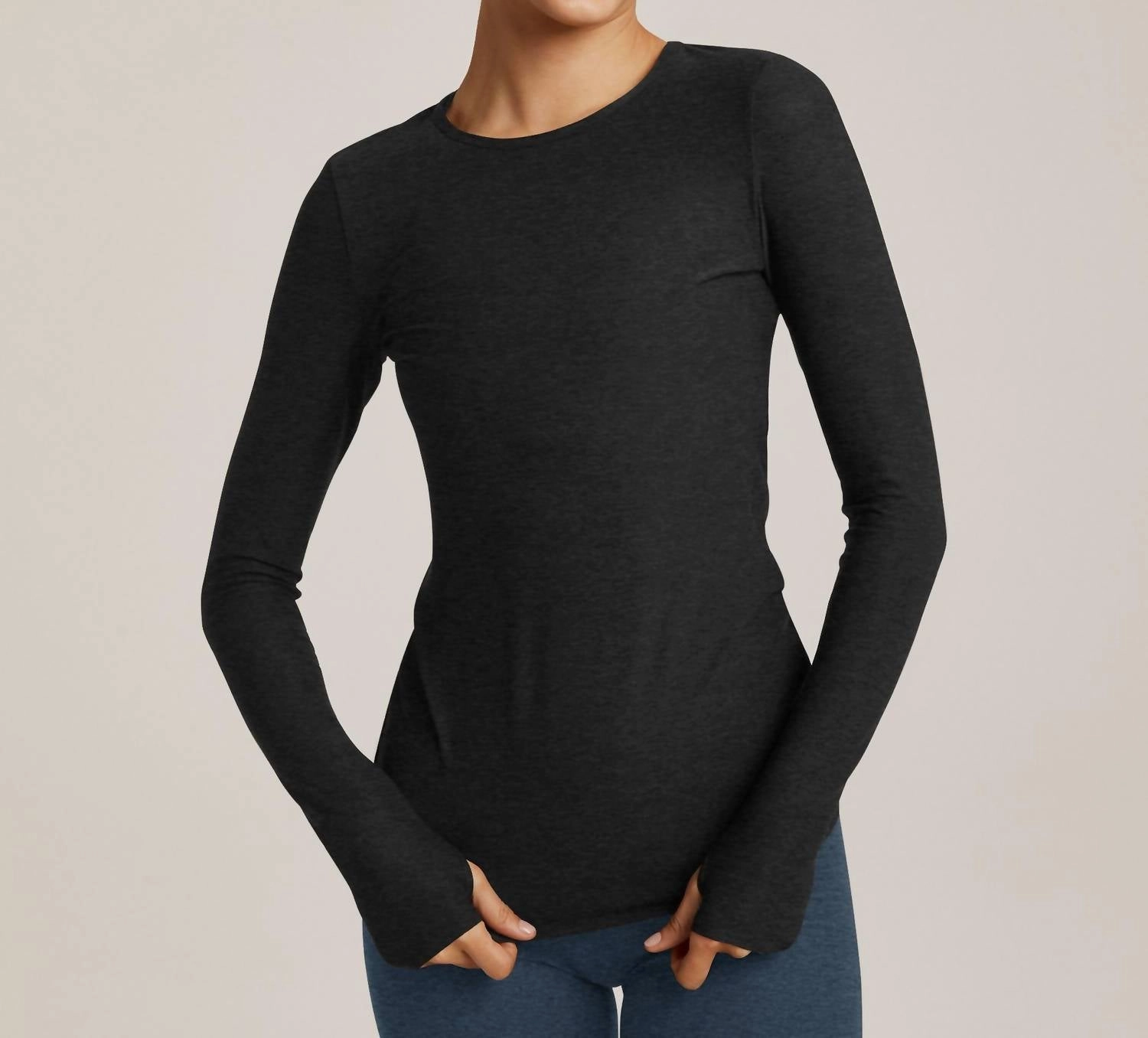 Featherweight Classic Crew Pullover In Darkest Night