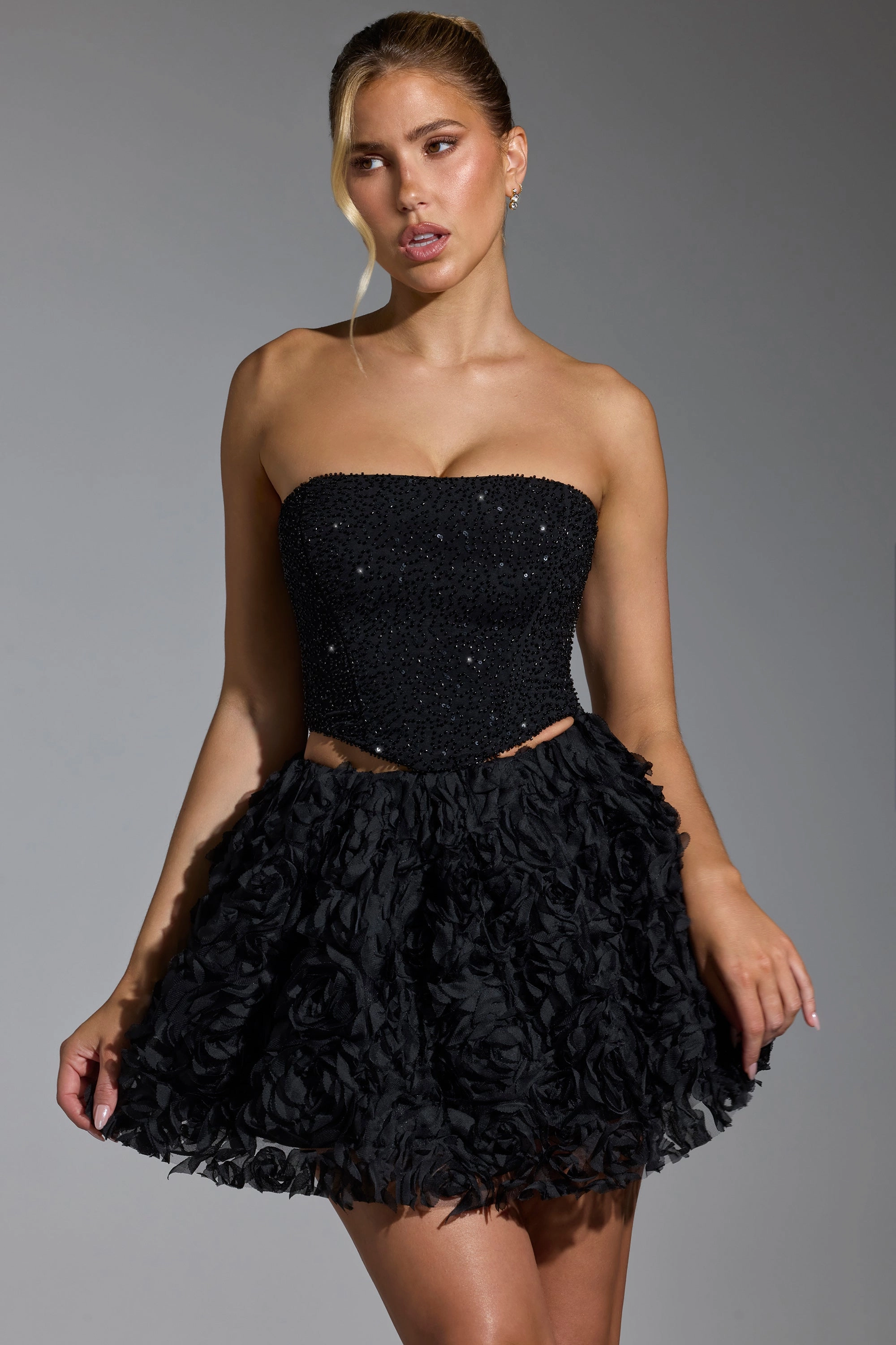 Floral-Appliqu Mini Skirt in Black