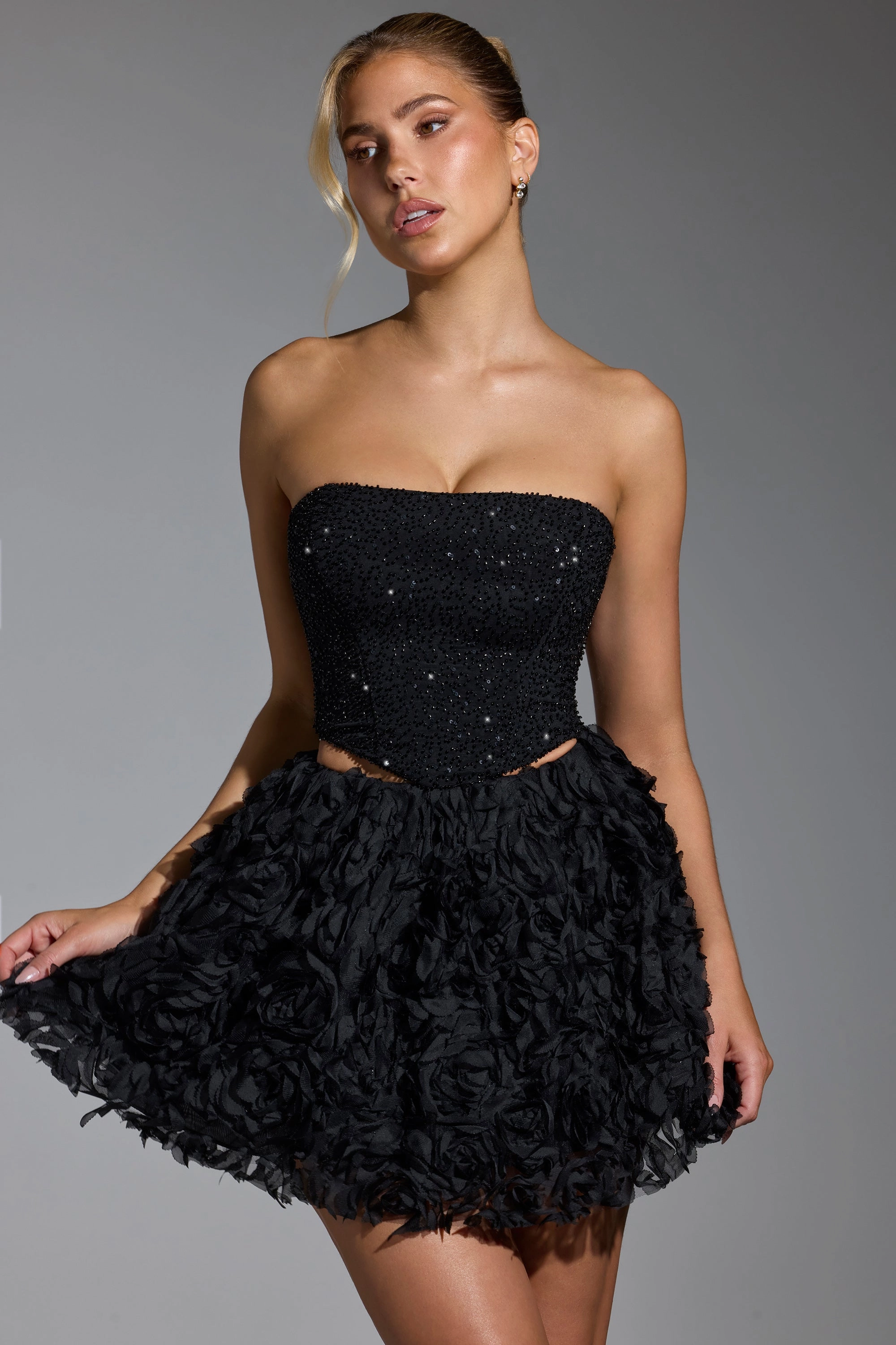 Floral-Appliqu Mini Skirt in Black