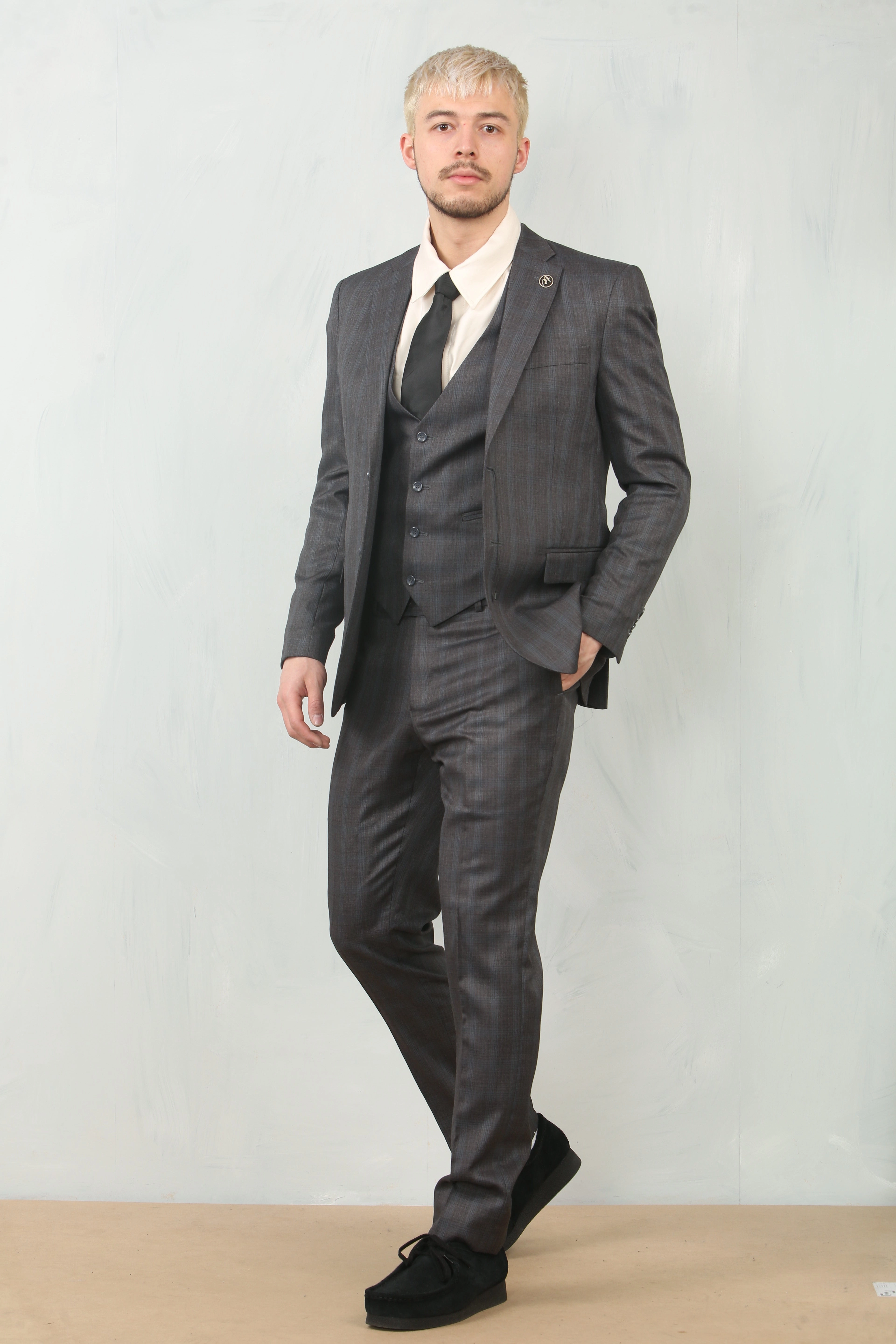 IM31 3 Piece Prince Of Wales Check Suit