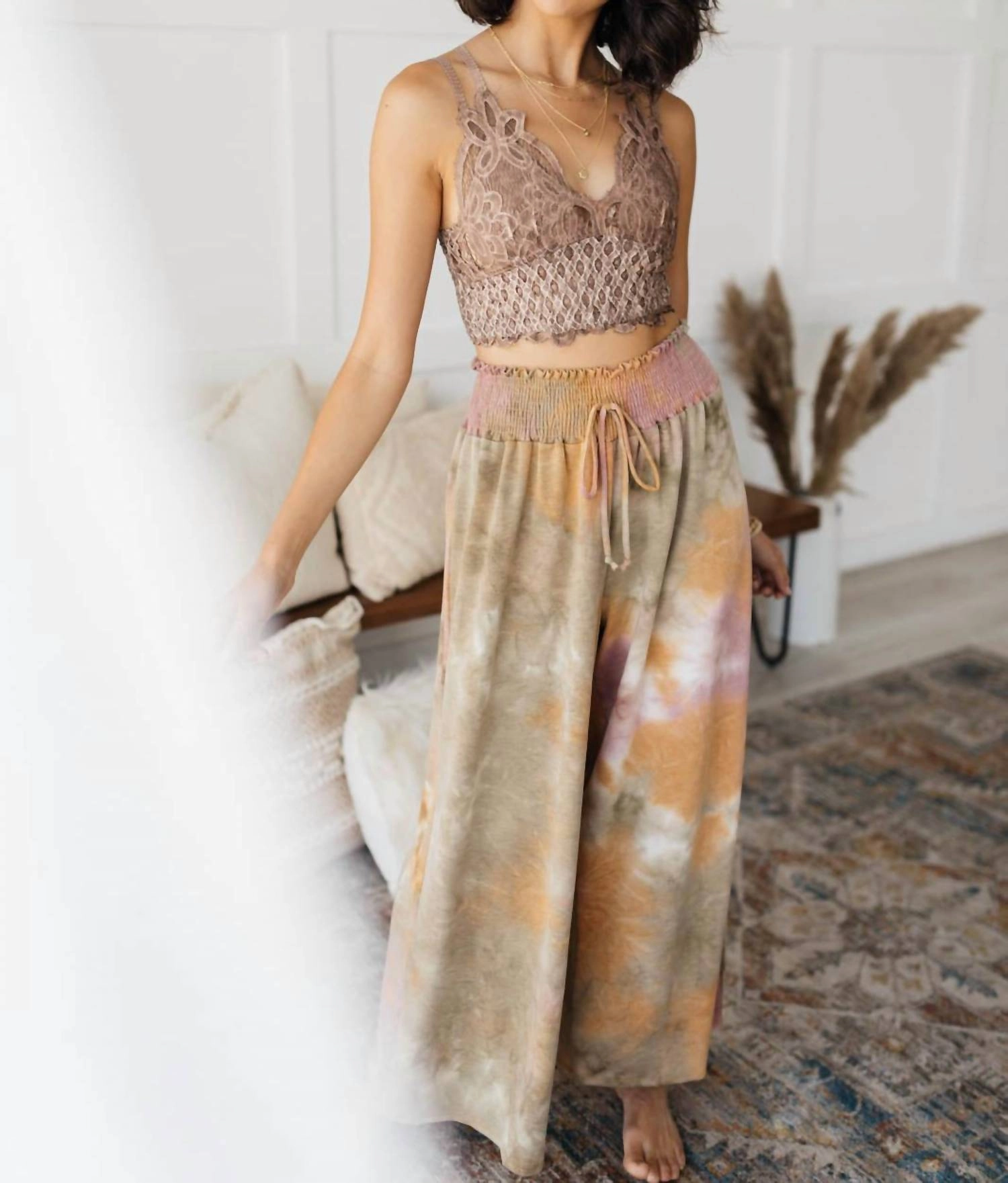 Live In Lace Bralette In Mauve