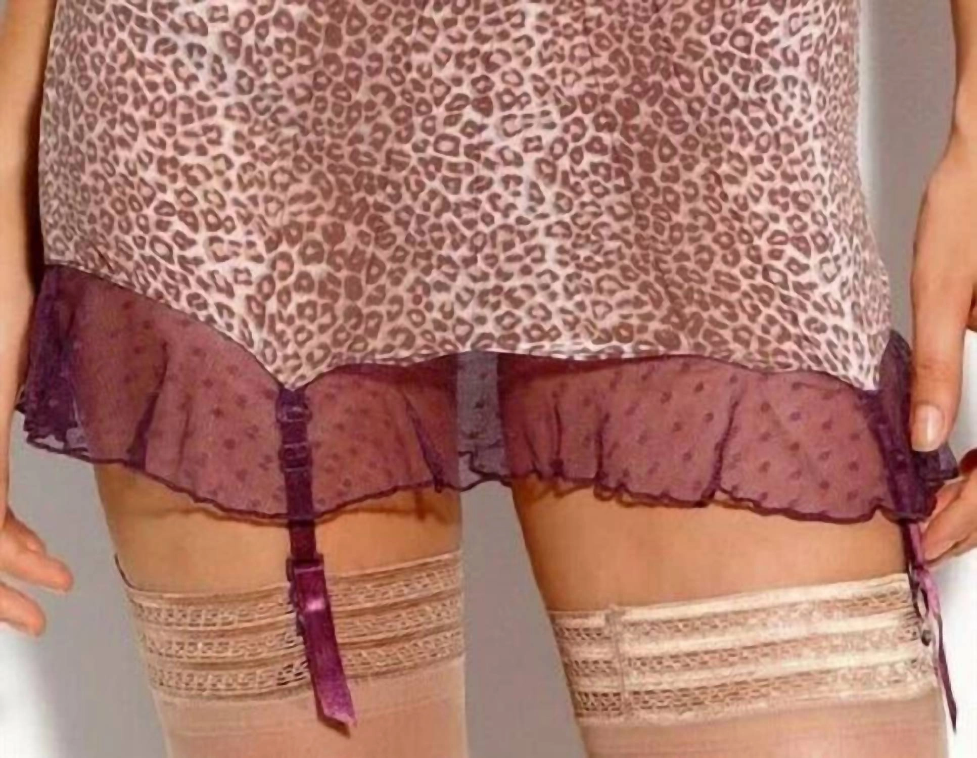 Marielle Skirt With Removable Garters In Violet Cheetah