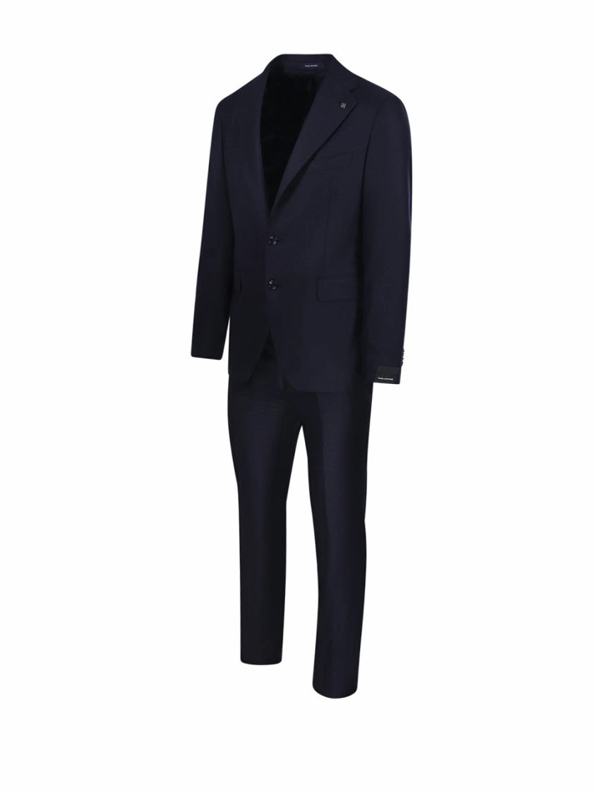 Tailored Black Suit In Luxurious Virgin Wool