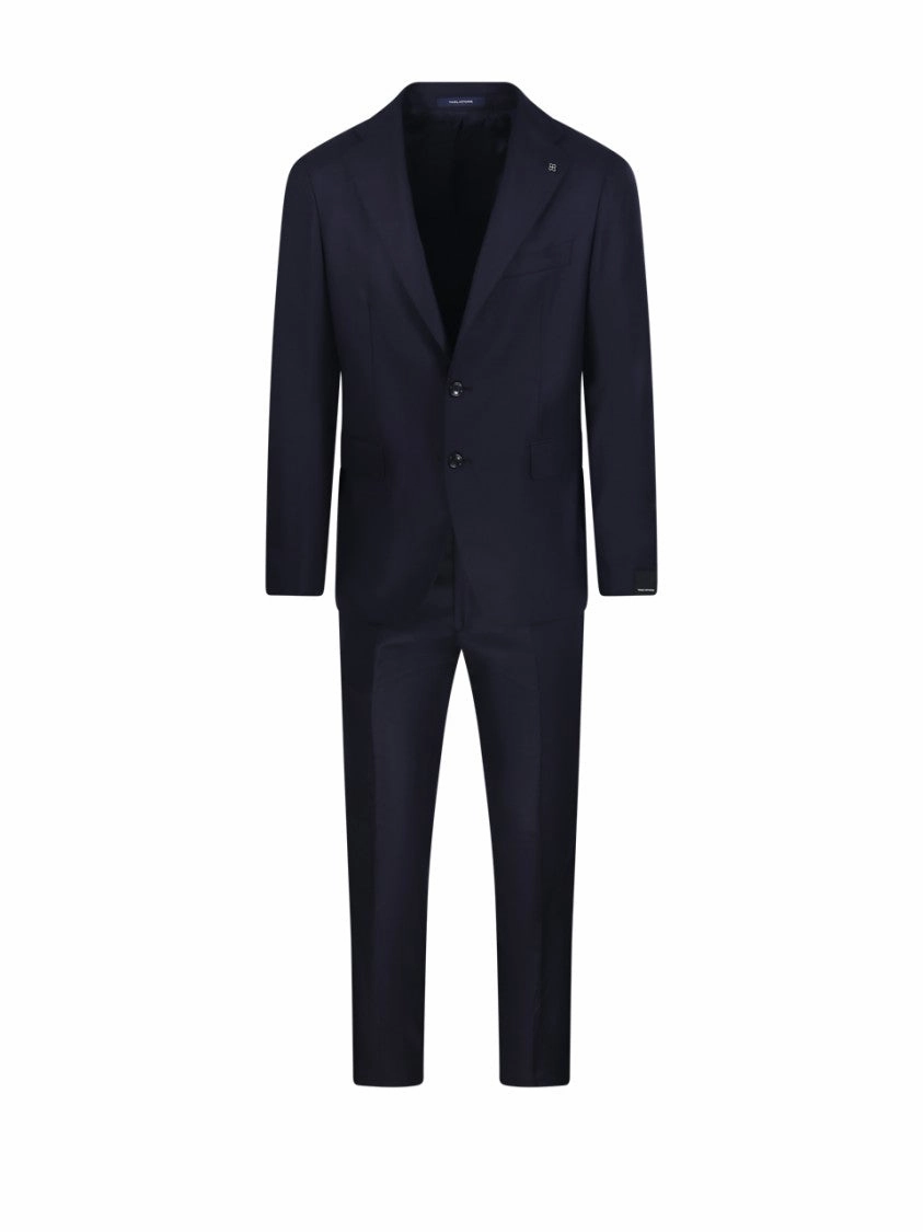 Tailored Black Suit In Luxurious Virgin Wool