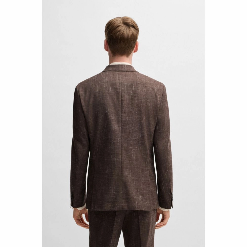Two-piece suit in patterned tweed